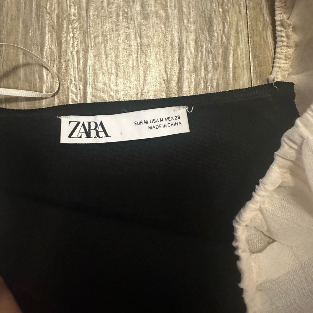 Zara Puff Sleeve Top - Picture 3 of 4